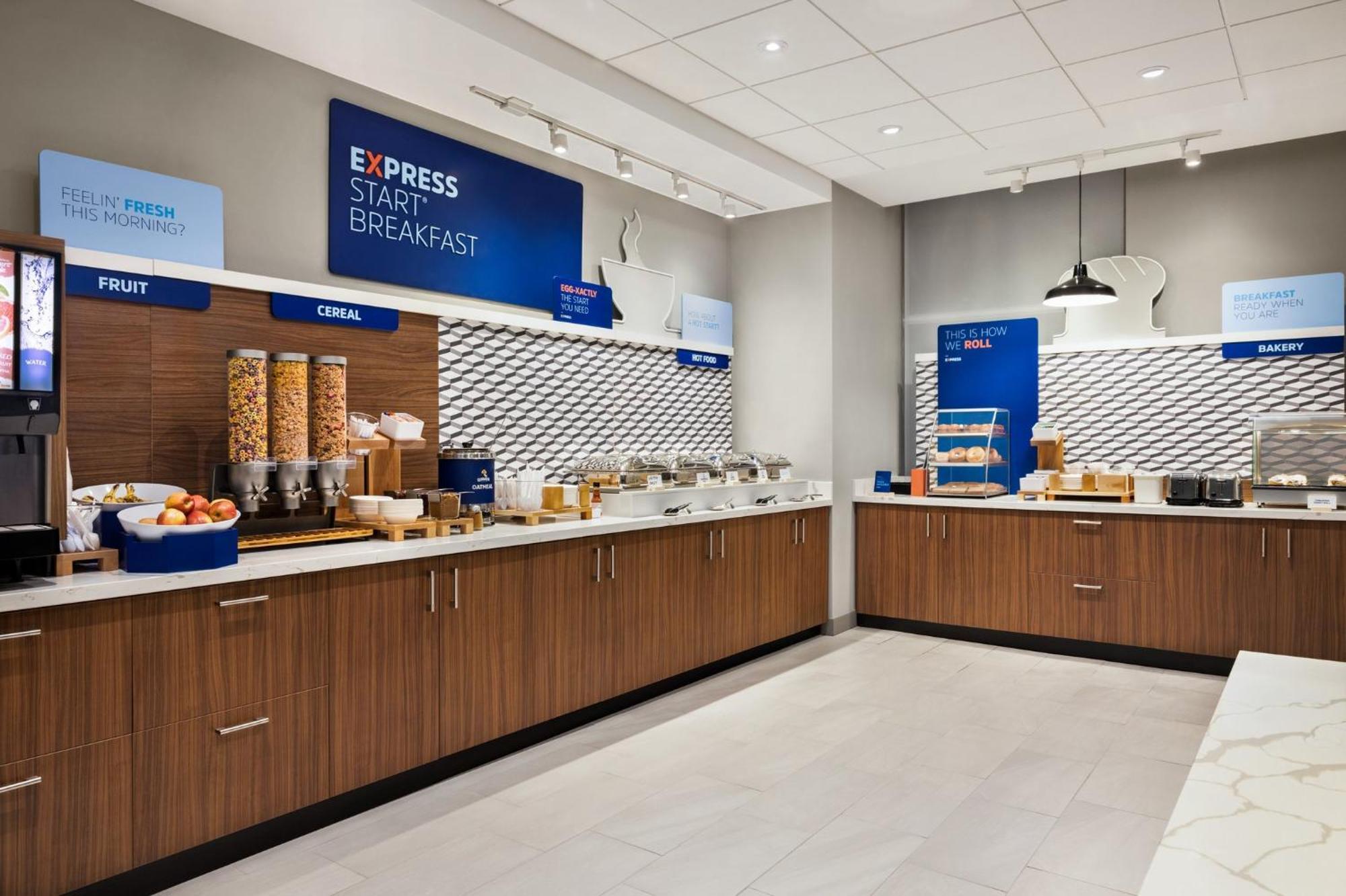 Holiday Inn Express - Strathroy By Ihg Dış mekan fotoğraf