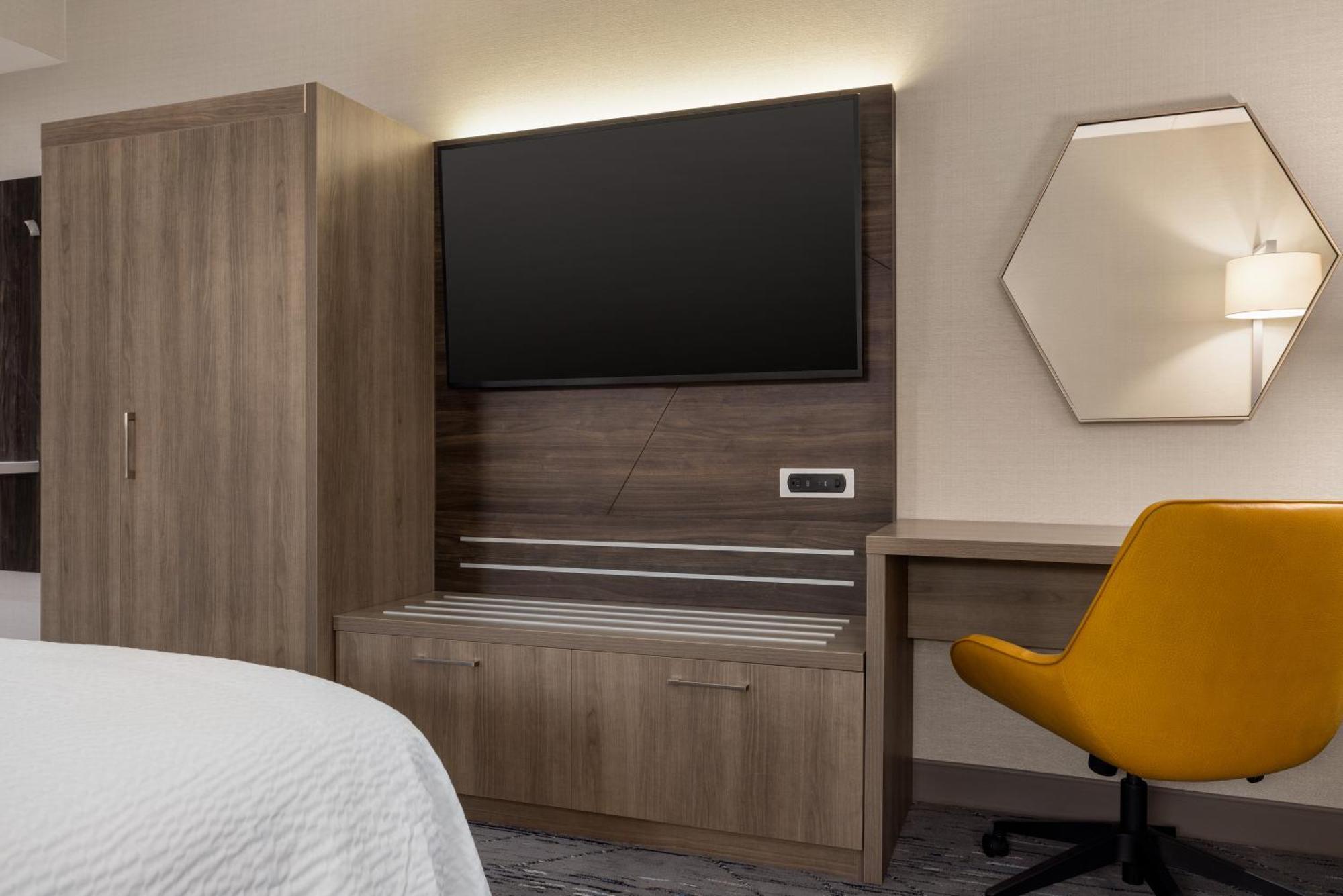 Holiday Inn Express - Strathroy By Ihg Dış mekan fotoğraf