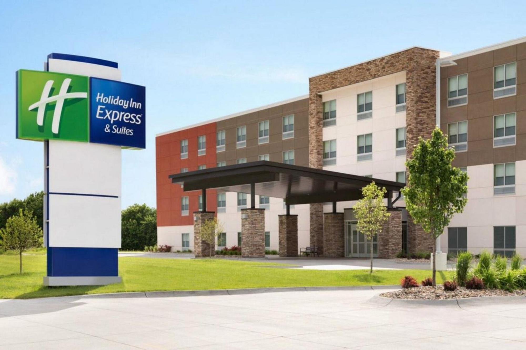 Holiday Inn Express - Strathroy By Ihg Dış mekan fotoğraf