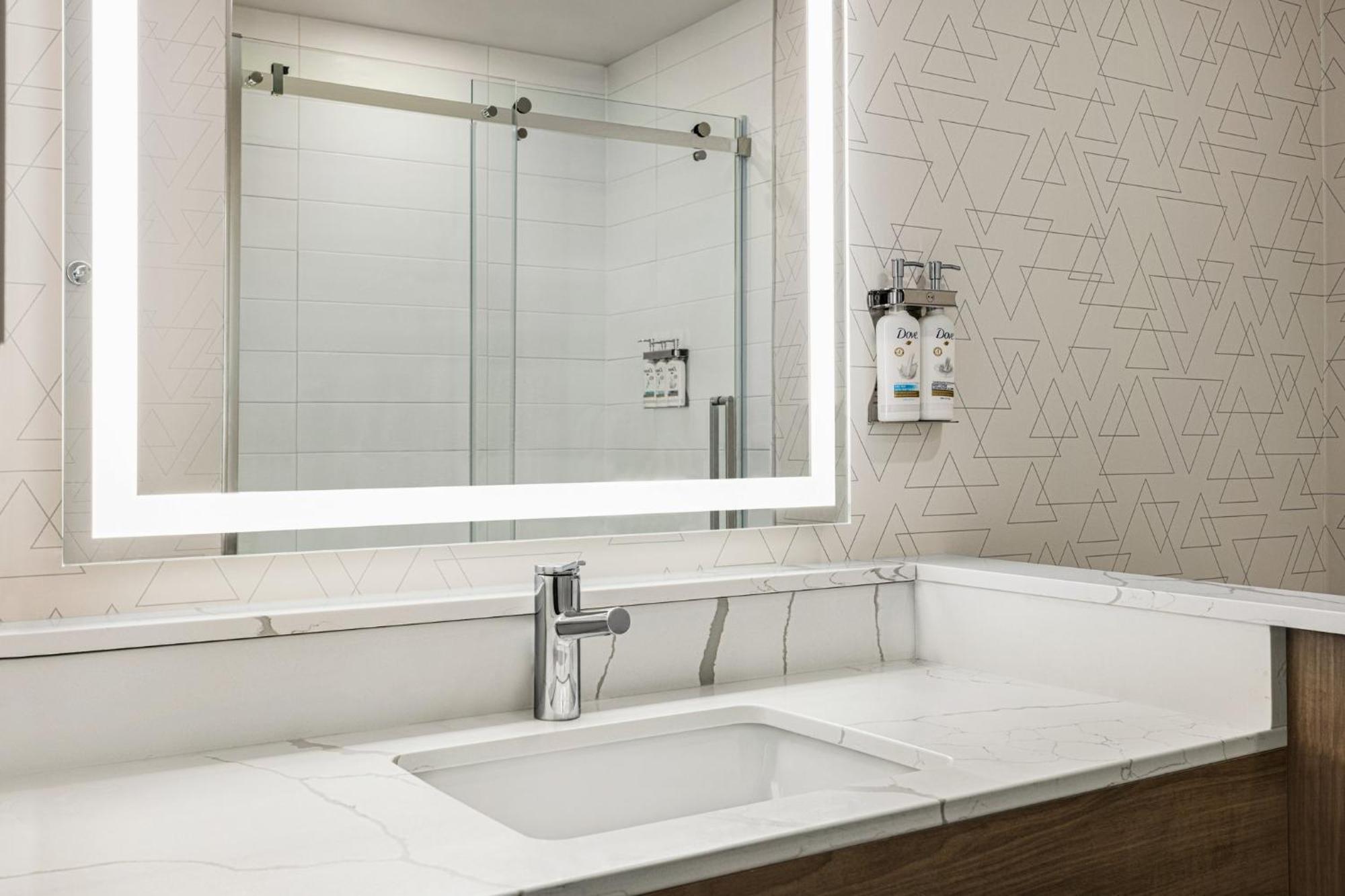 Holiday Inn Express - Strathroy By Ihg Dış mekan fotoğraf